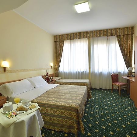 Hotel Dropiluc à Druento Extérieur photo