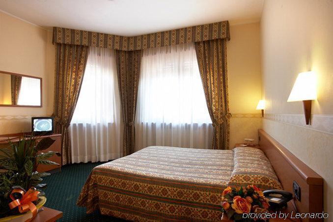 Hotel Dropiluc à Druento Chambre photo